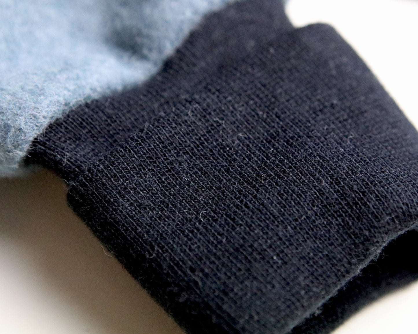 Baby handschuhe mit extra hohen Bündchen