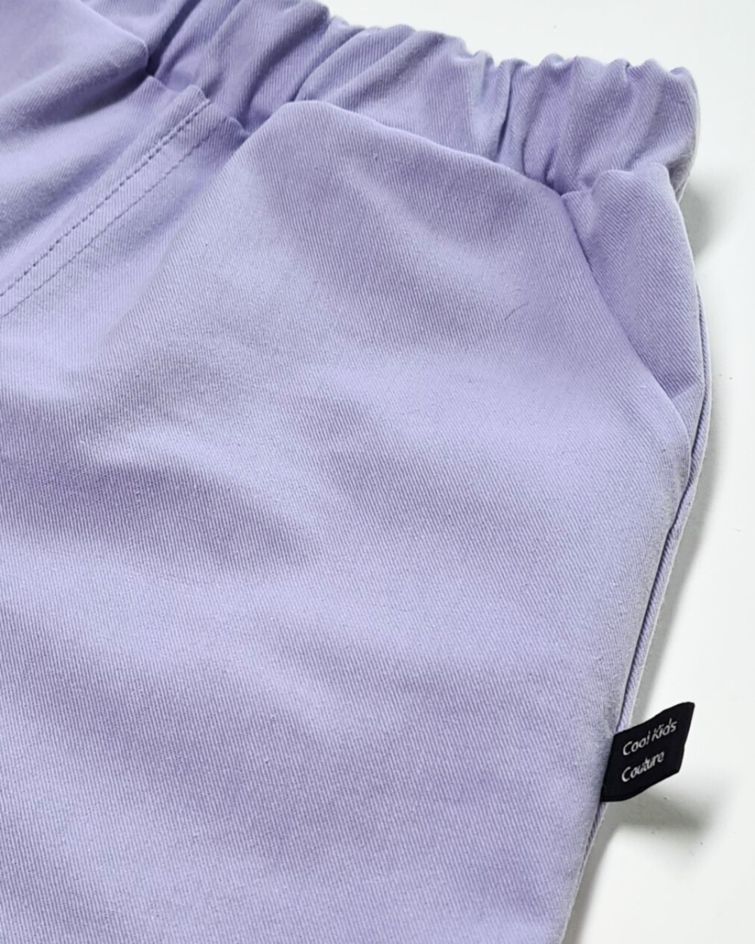 Weite Kinderhose aus Bio-Baumwolle – Frosty Lilac, GOTS-zertifiziert