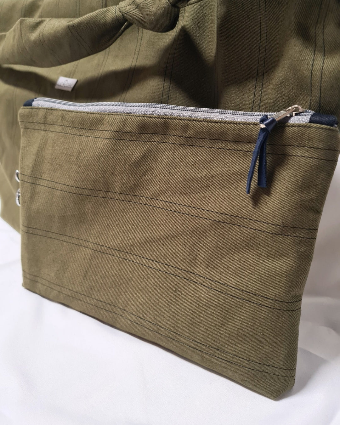 Mom-Bag „Nova“- Geräumige Canvas-Tasche für den Mama-Alltag mit Leo-Futter & Extra-Täschchen