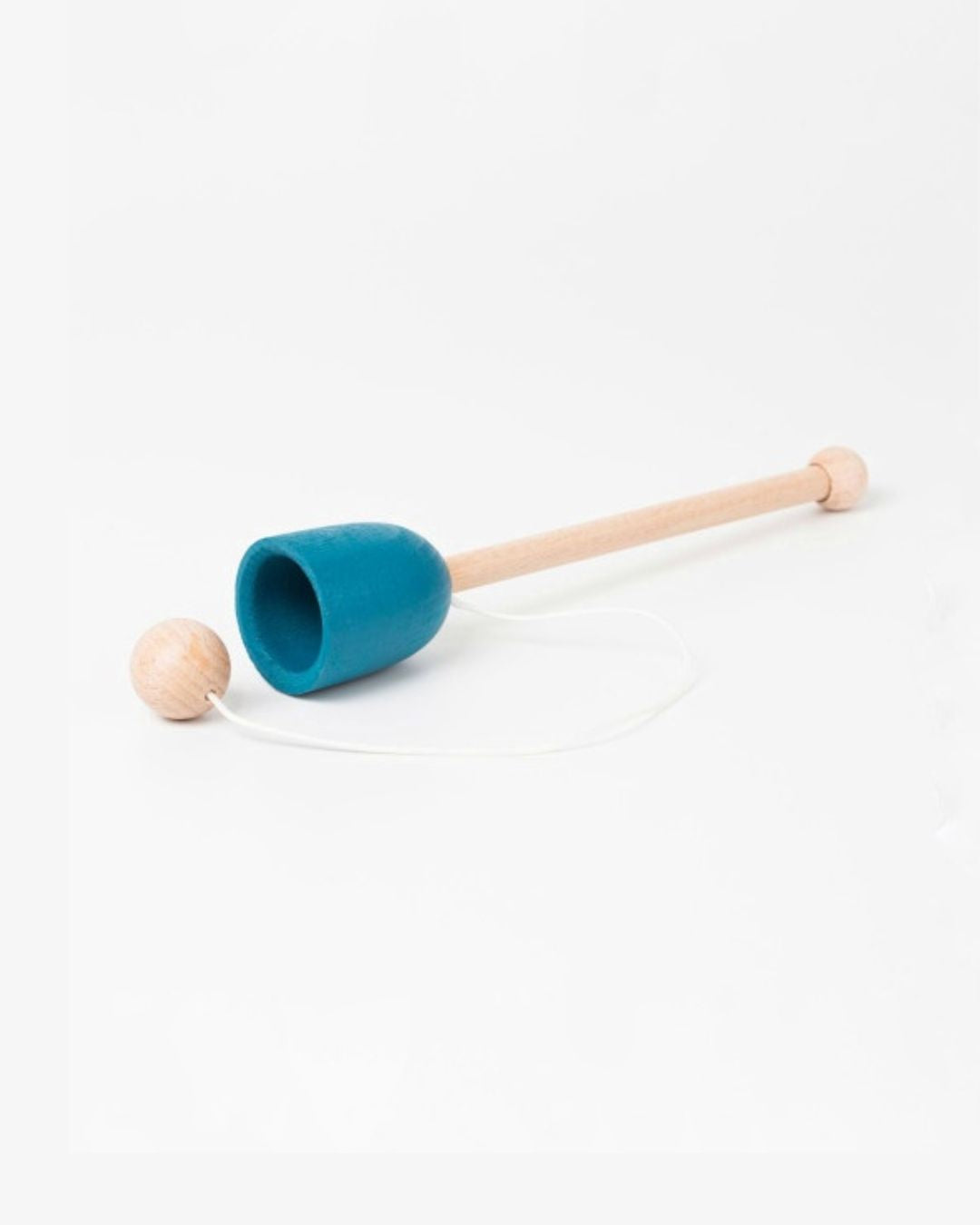 Becher und Ball aus Holz – Handgefertigtes Geschicklichkeitsspiel von me&mine