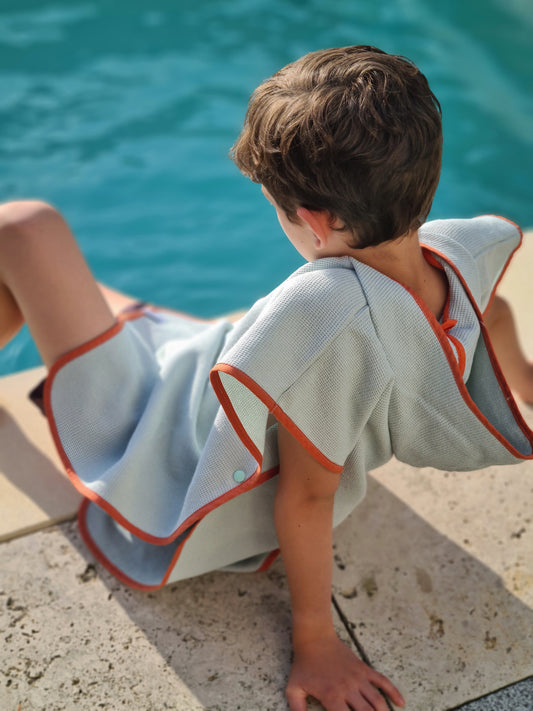 Kinder-Badeponcho aus Waffelstoff – Nachhaltig, bequem & fair produziert (Größe 0–1 Jahr / 2–4 Jahre / 5–8 Jahre)