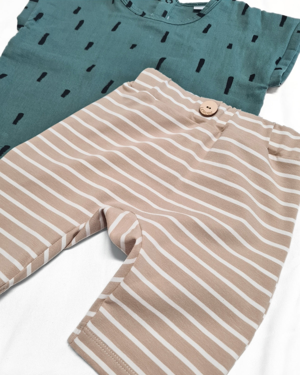 Sommerliches Kleiderset für Kinder in Größe 86/92 – Musselin Shirt und Jersey Bermuda