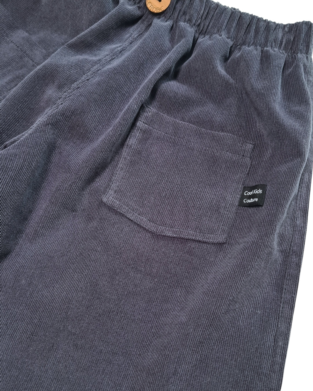 Mädchenhose aus Babycord – gerade geschnittene Cordhose in Bio-Qualität (Gr. 104–134)