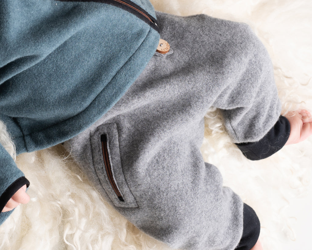 Tragebild Babyhose in grau