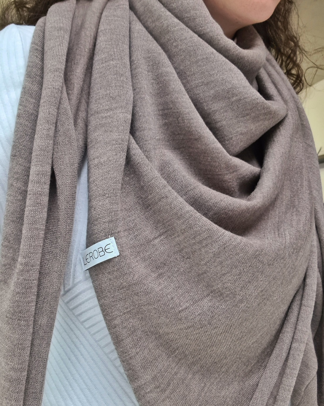 Luxuriöses Merino-Tuch – Leicht, warm & elegant