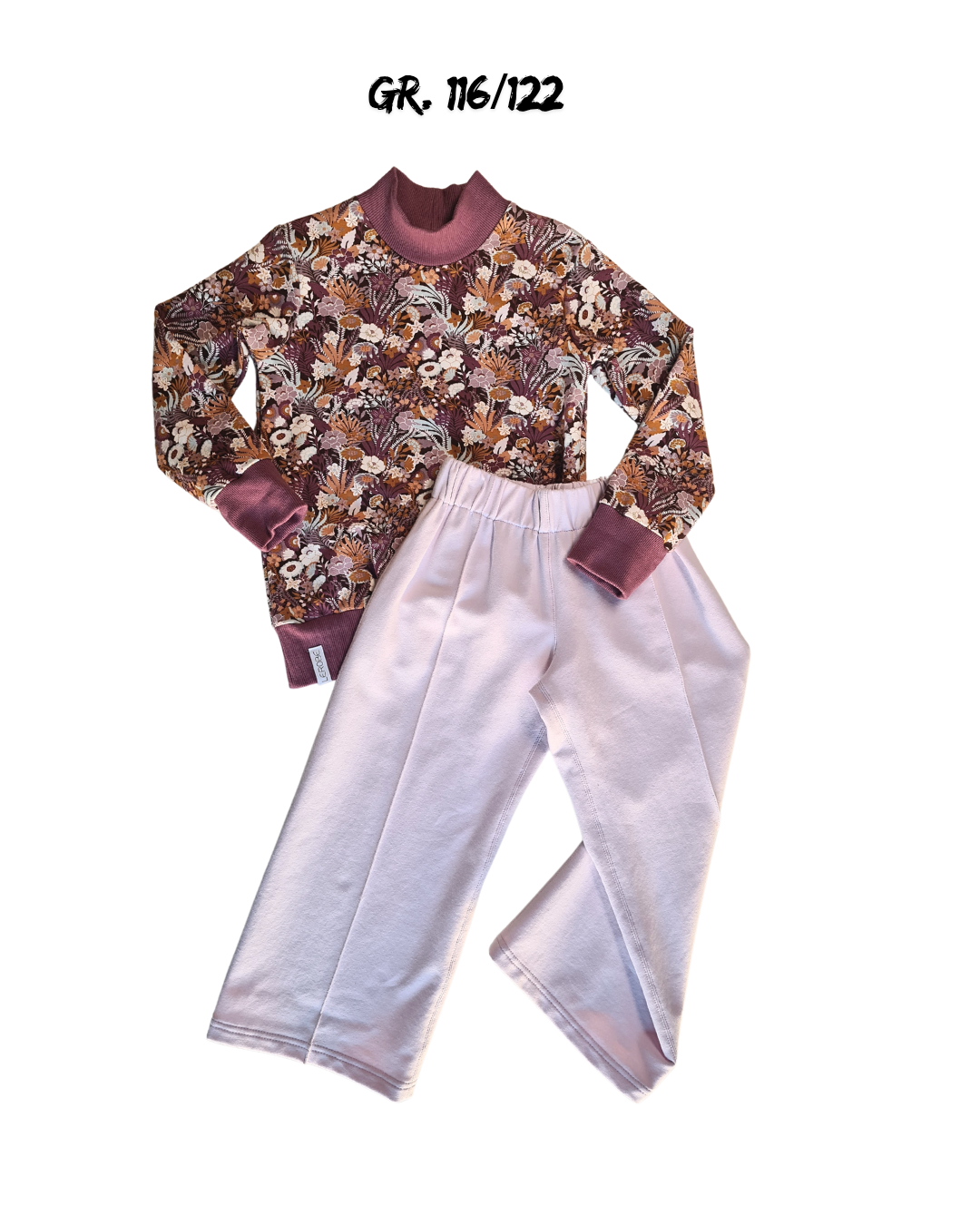 Stylisches Set in Größe 116/122 mit geblümtem Longsleeve und lila Coulotte. Bequemes Outfit für Kinder mit modernem Look und elastischem Bund.