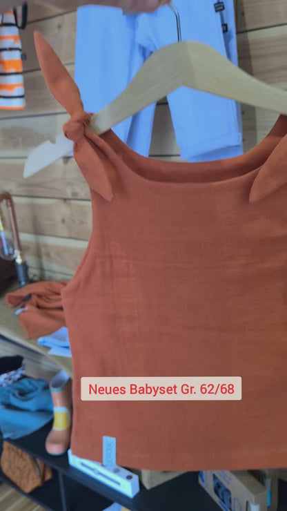 Sommer-Set Baby aus Musselin & Jeans | Kleid zum Binden + Windelhöschen | Größe 62/68 – Handgemacht aus 100% Baumwolle