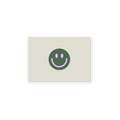 MINI Postkarte - Smiley oliv-flieder mit grünem Kreis und lilafarbenem Smiley auf cremefarbenem Hintergrund. Ideal als moderne Geschenkkarte oder Glückwunschkarte.