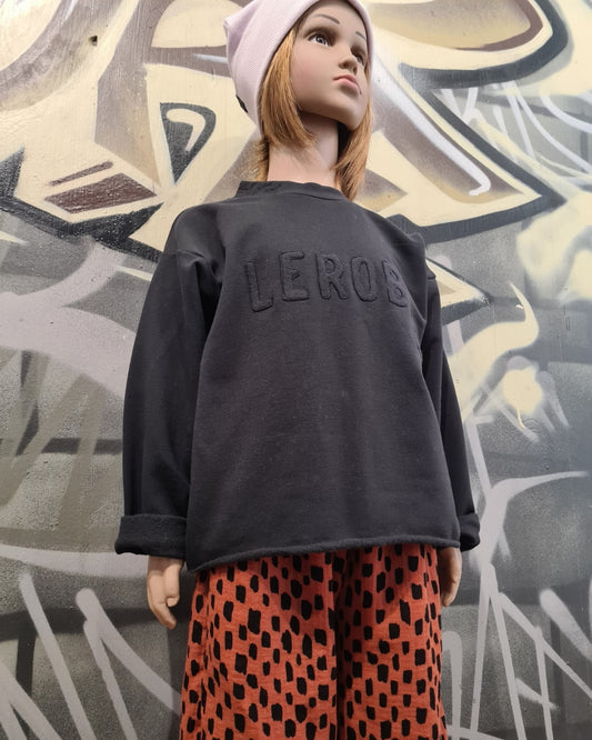LEROBE Sweater „Cool Kid“ | Handmade Kindermode | Oversize Sweater mit Applikation