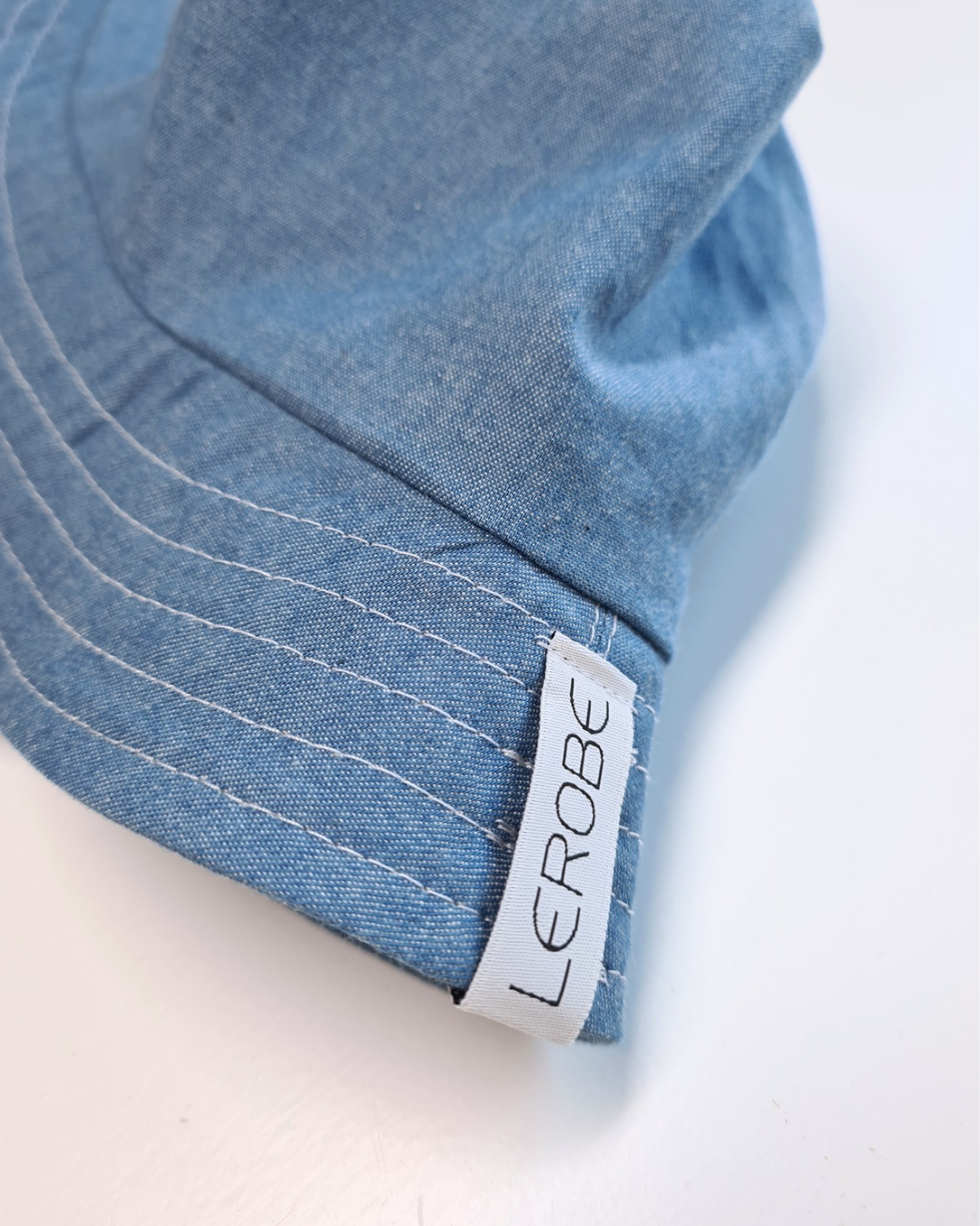 Baby Sommerhut aus Jeansstoff – Sonnenschutz mit Bindebändern